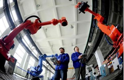 破局之路 工業(yè)機器人如何引領(lǐng)傳統(tǒng)制造業(yè)邁向智能制造新未來